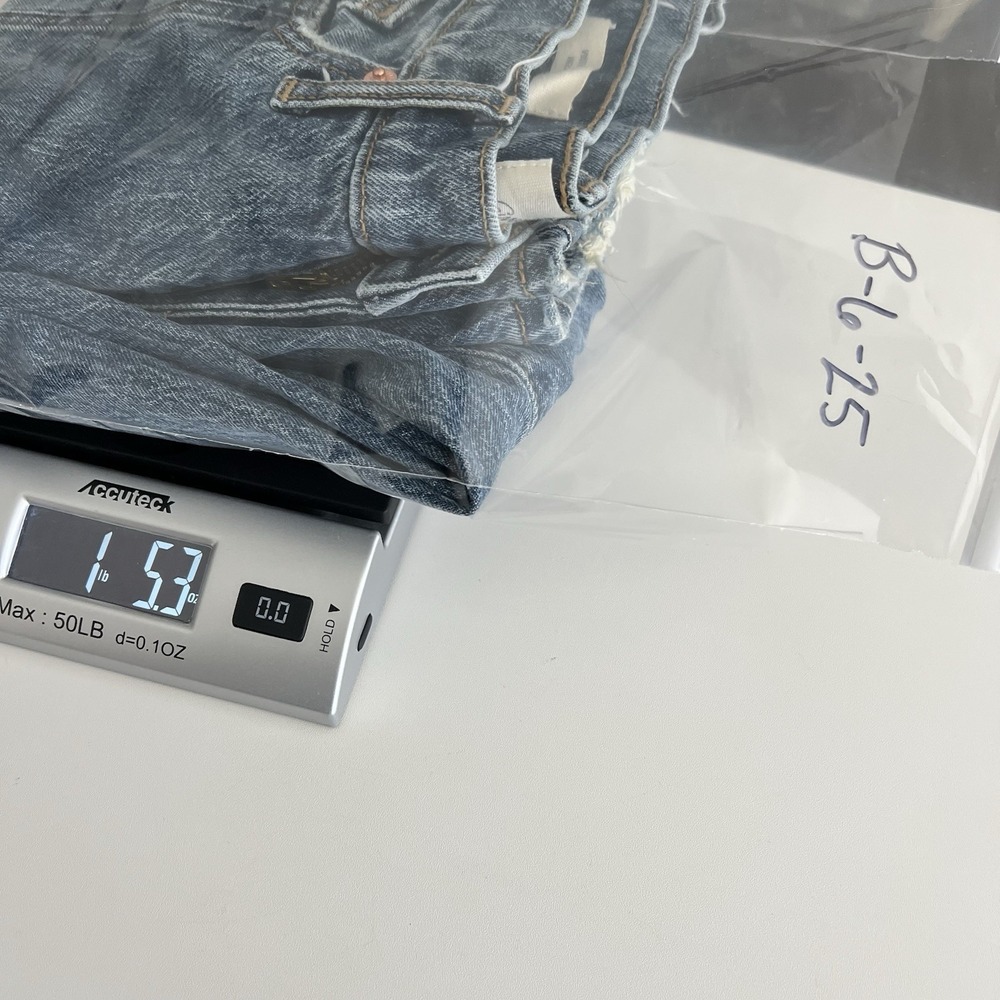 Universal Thread Women's Vintage Straight Jeans Medium Tint Denim Sz 0/25R - Picture 11 of 11